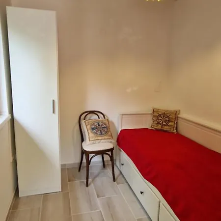 Funny Fuered Apartment