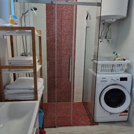 Funny Fuered Apartment *